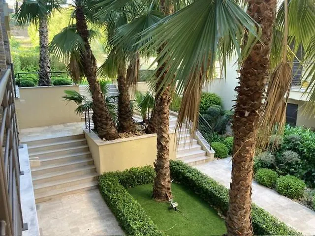 Les Issambres Apartment *